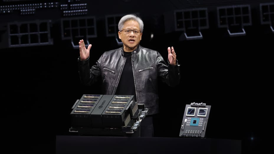 Nvidia 首席执行官黄仁勋宣布推出新的 AI 芯片：“我们需要更大的 GPU”
